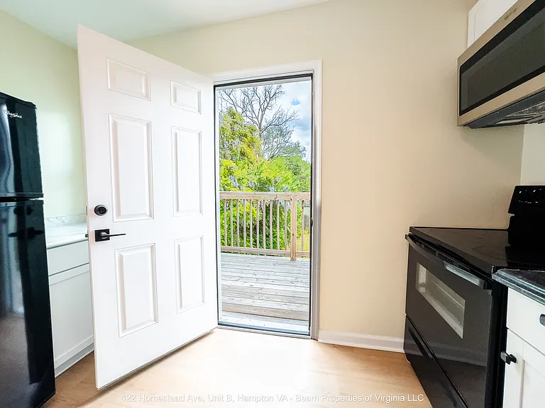 422 Homestead Ave #B — Photo 18