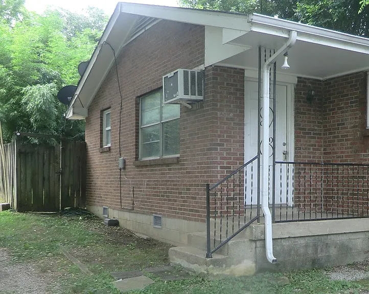 6419 Premier Dr #B — Photo 1