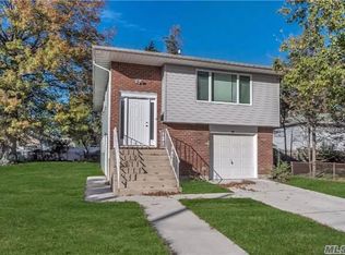 15 Maplewood Ave, Hempstead, NY 11550
