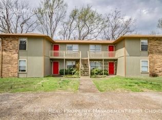 643 N Betty Jo Dr, Fayetteville, AR 72704