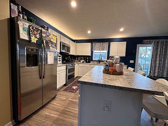 3rd image of 5655 Burlington Dr