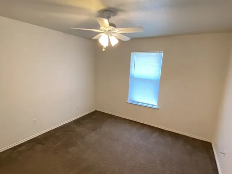 315 Janelle Dr — Photo 11