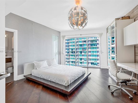 4th image of 60 SW 13th St APT 3200