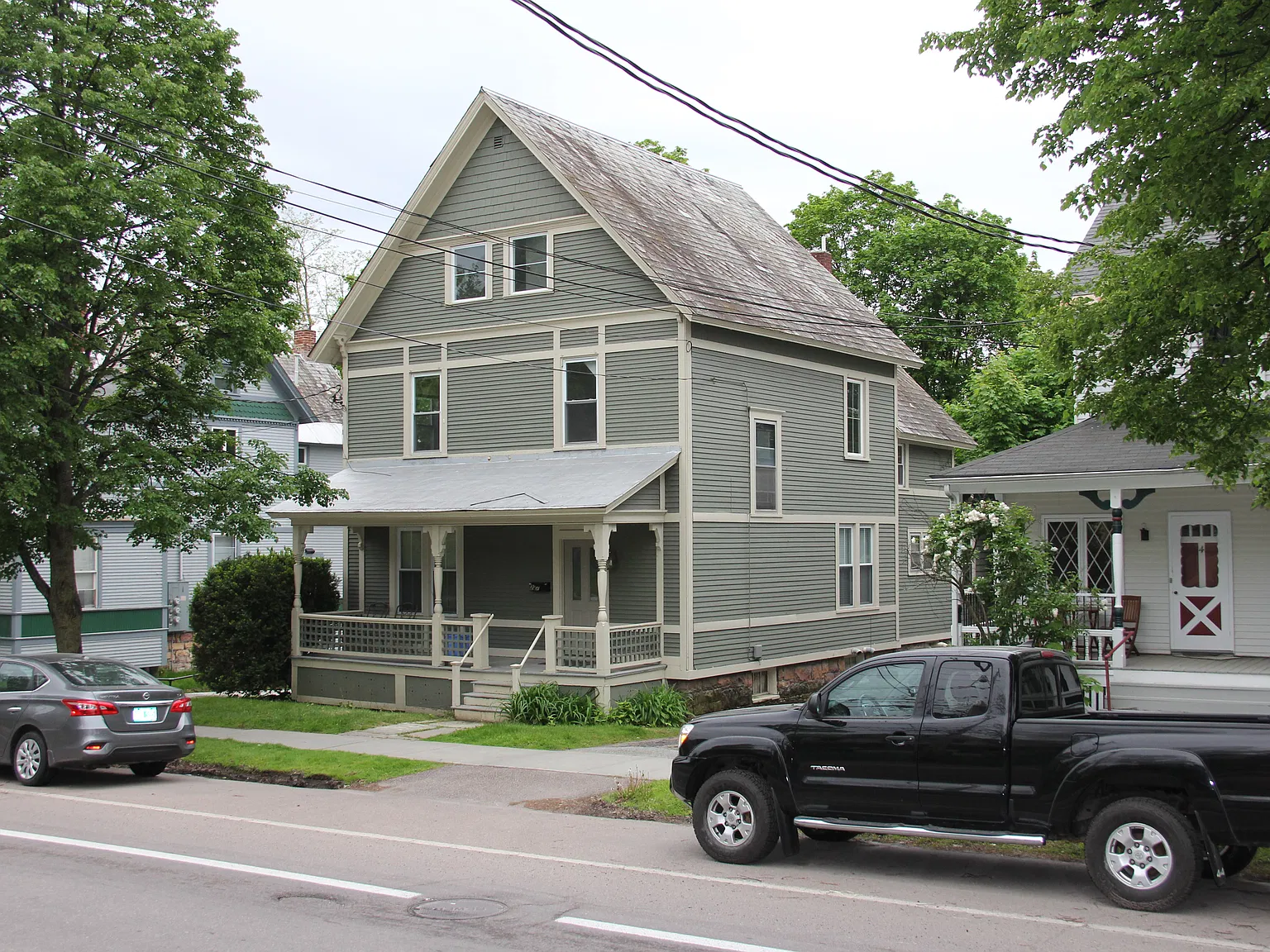 4 bed, $3,900 — Photo 1