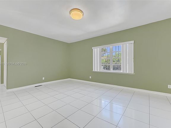 4th image of 503 NW 43rd Pl