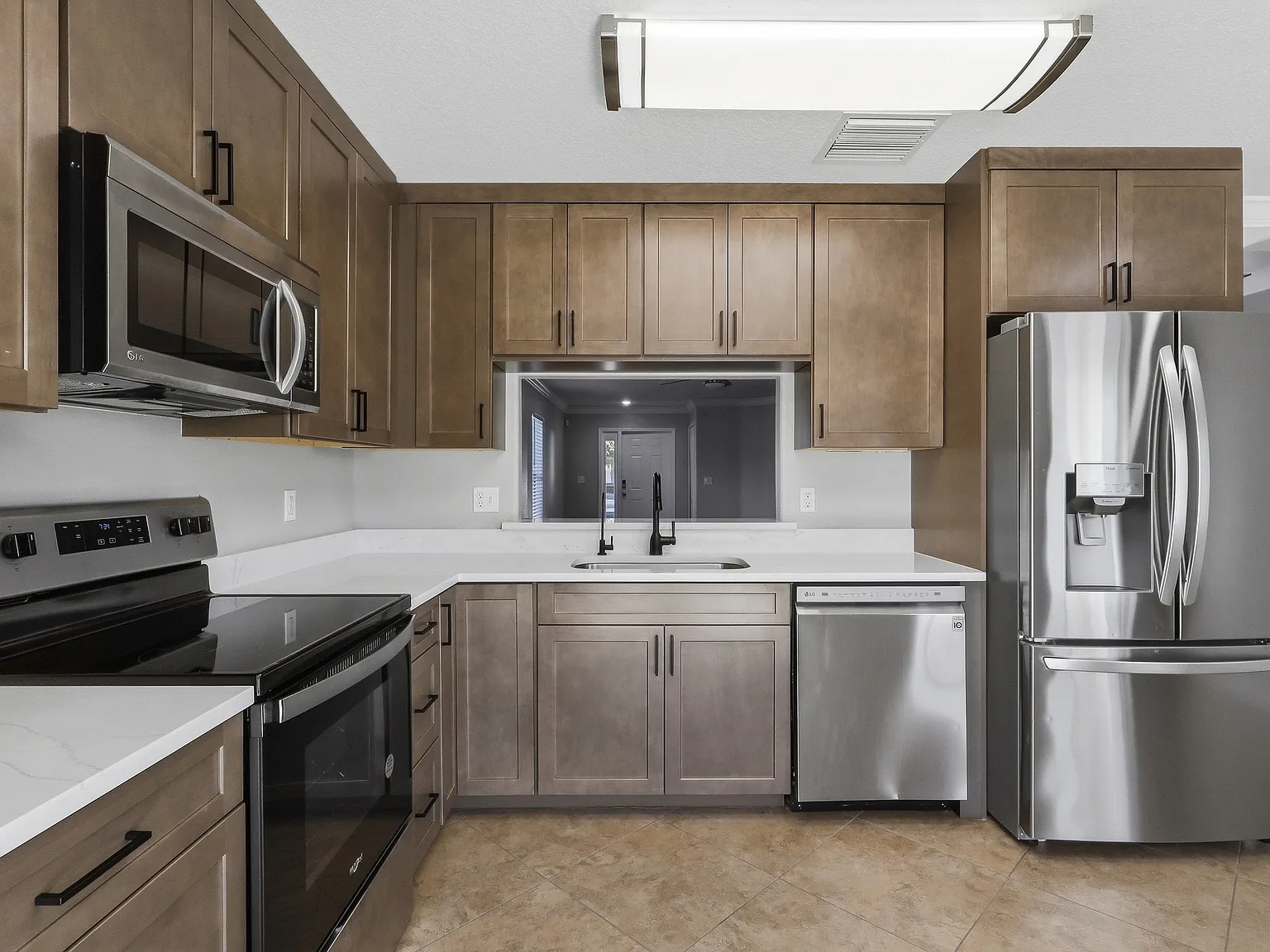 5 bed, 2.5 bath, 2142 sqft, $2,750 — Photo 3