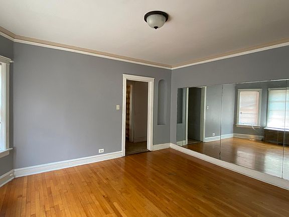 3rd image of 1526 N Austin Blvd APT 1