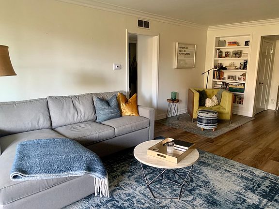 3rd image of 289 S Barrington Ave #102A