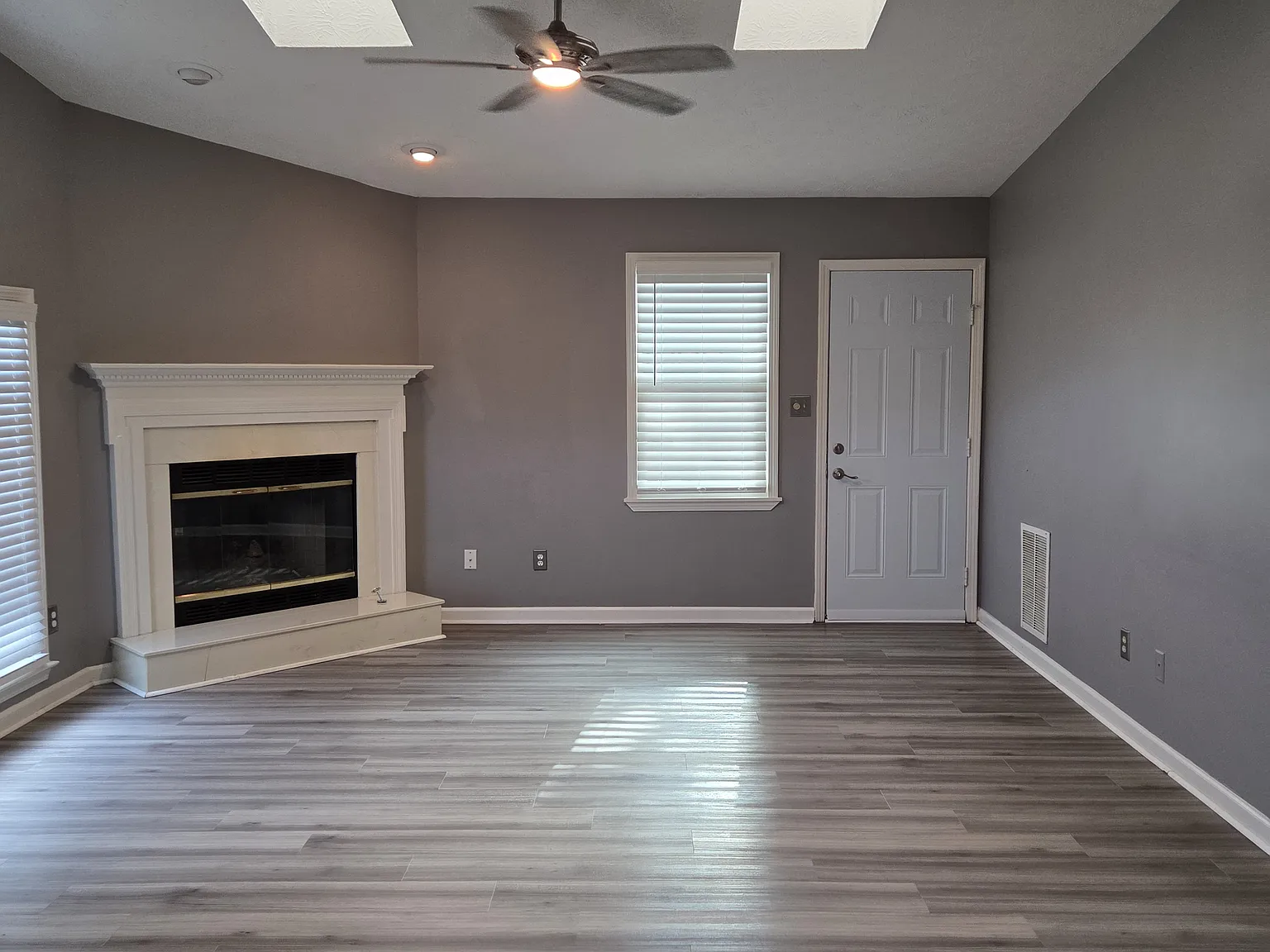 2 bed, 1240 sqft, $2,000 — Photo 4