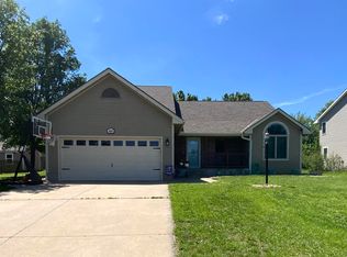 2223 SW Pondview Dr, Topeka, KS 66614