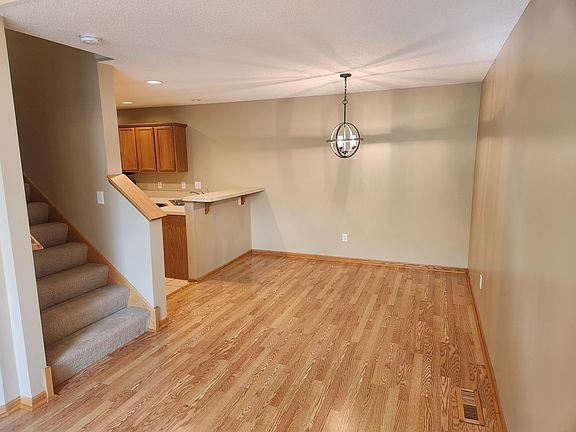 5th image of 20621 Fenston Ave N