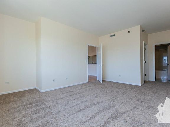 4th image of 102 N Hermitage Ave #713