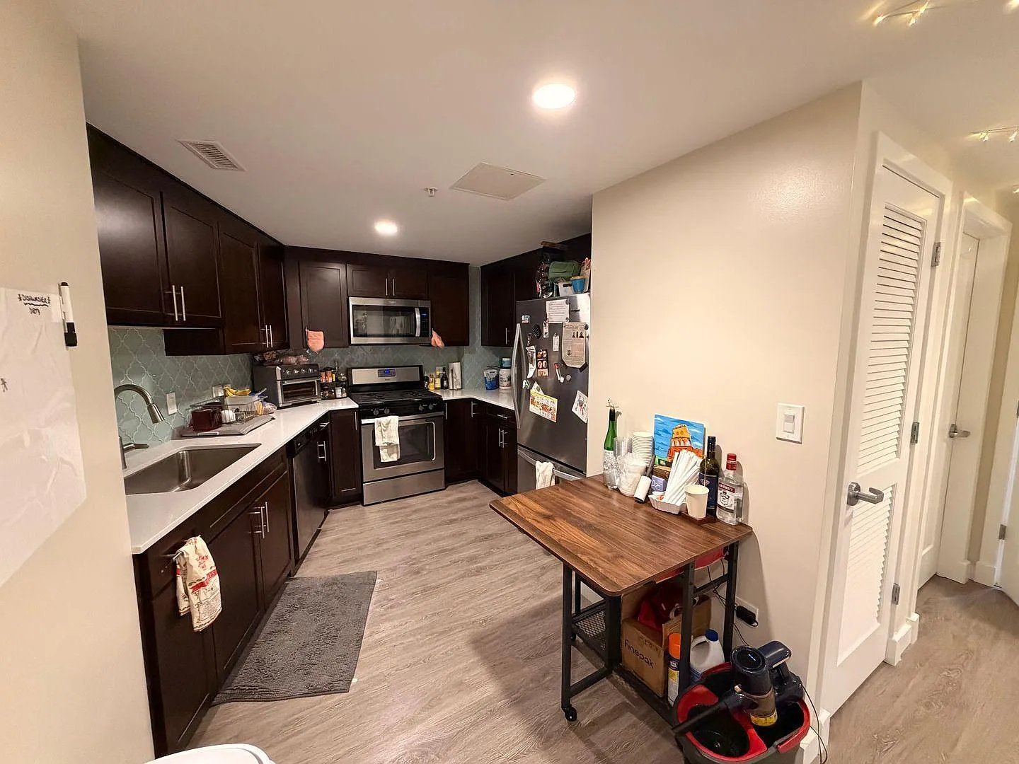 2 bed, 900 sqft, $2,600 — Photo 2