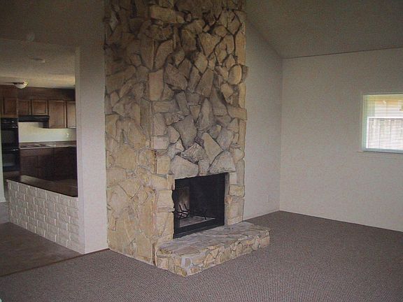 3rd image of 325 N Leigh Ave