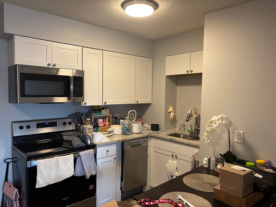 2nd image of 728-364 W Lane Ave #537