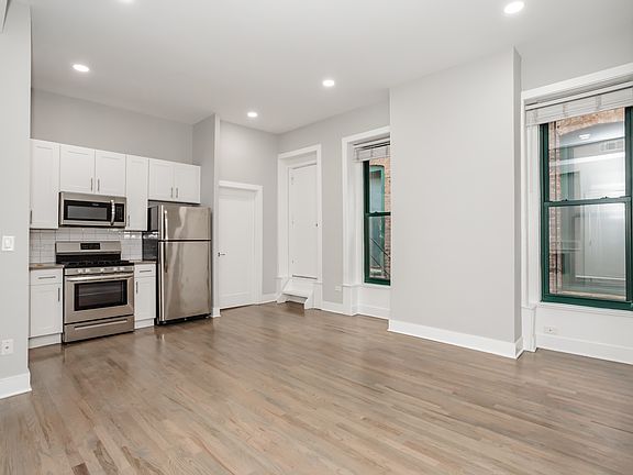 2nd image of 807 N Wabash Ave APT 2W
