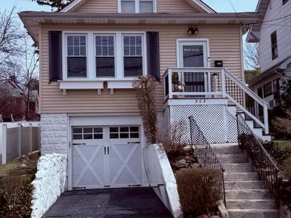 303 Davis Ave, Staten Island, NY 10310