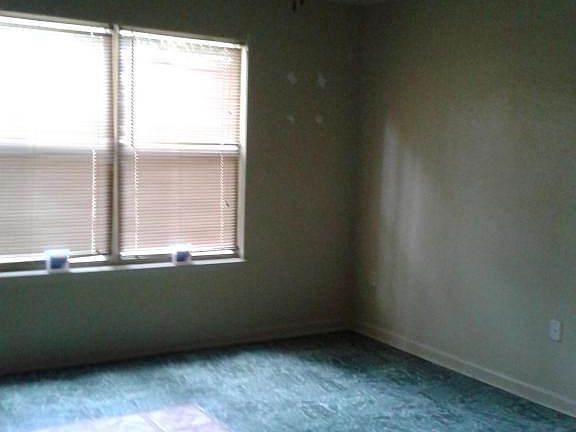4th image of 9975 Somerset Grove Ln