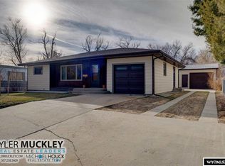 192 N 6th Ave, Mills, WY 82604