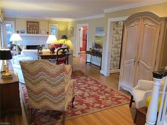 4th image of 1033 Parkside Dr
