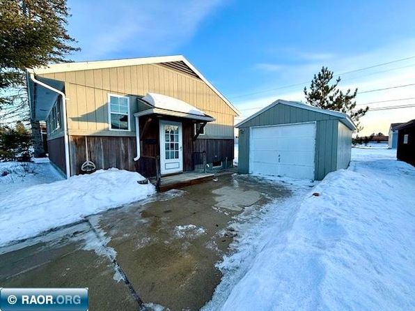330 Wyandotte Rd, Hoyt Lakes, MN 55750