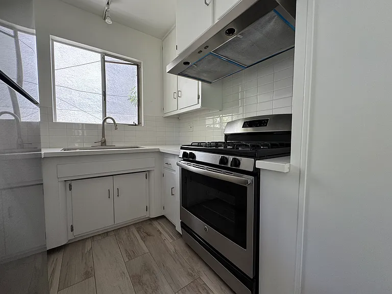 4418 Vantage Ave #3 — Photo 19