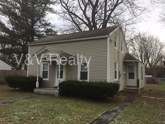 1st image of 206 Balsam St