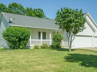 3005 Deep Woods Ct, Des Moines, IA 50320