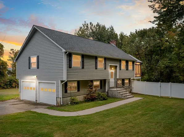 12 Longmeadow Ln, Medway, MA 02053