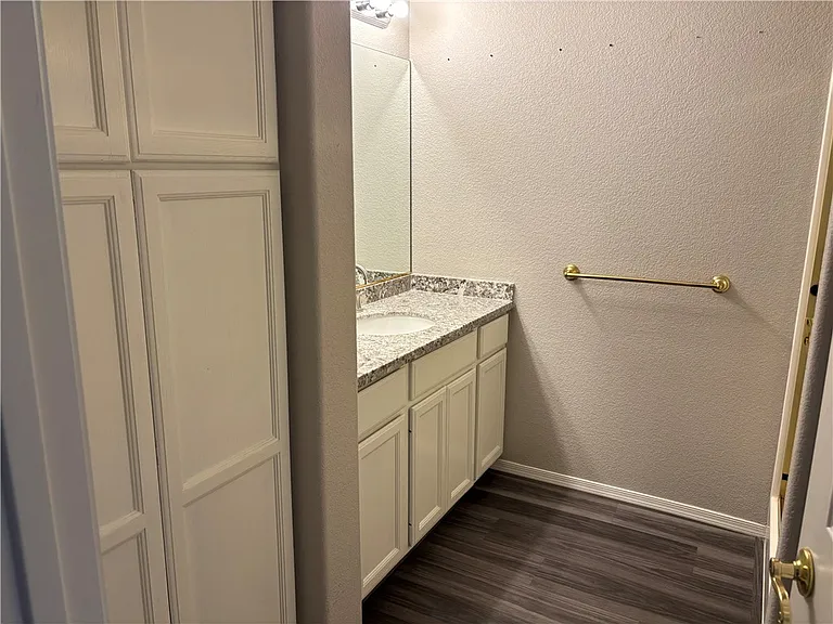 2838 Camino Del Rio — Photo 11