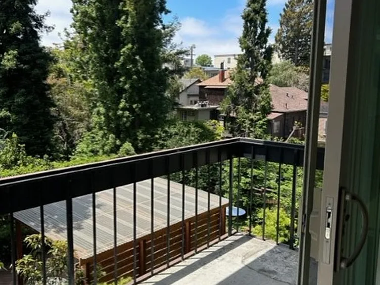 551 Jean St #105 — Photo 3