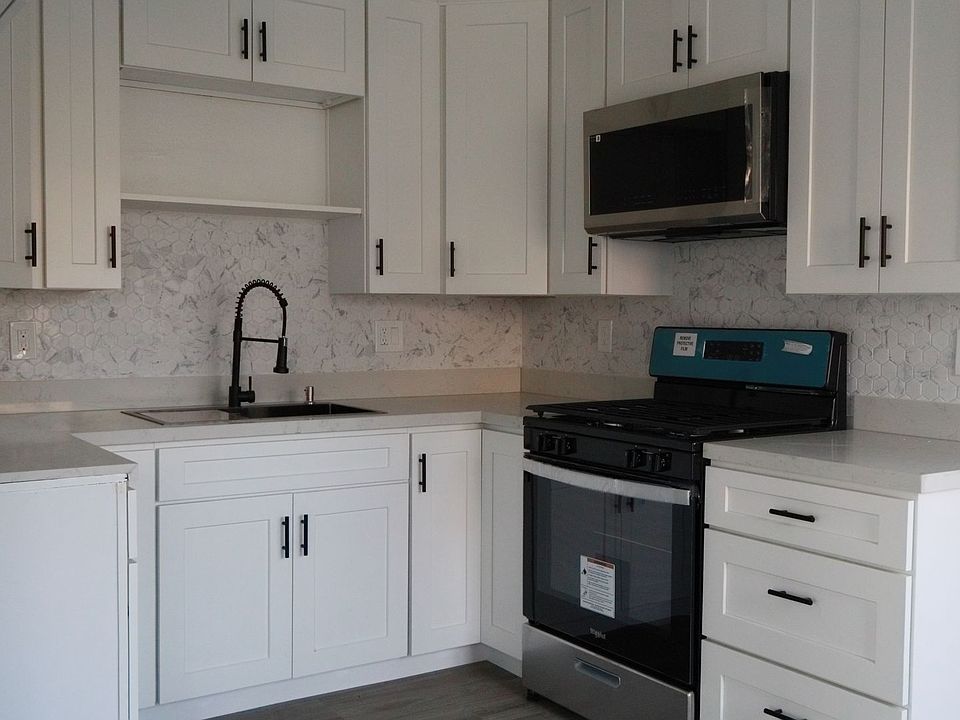 1st image of 155 Cypress Dr #B