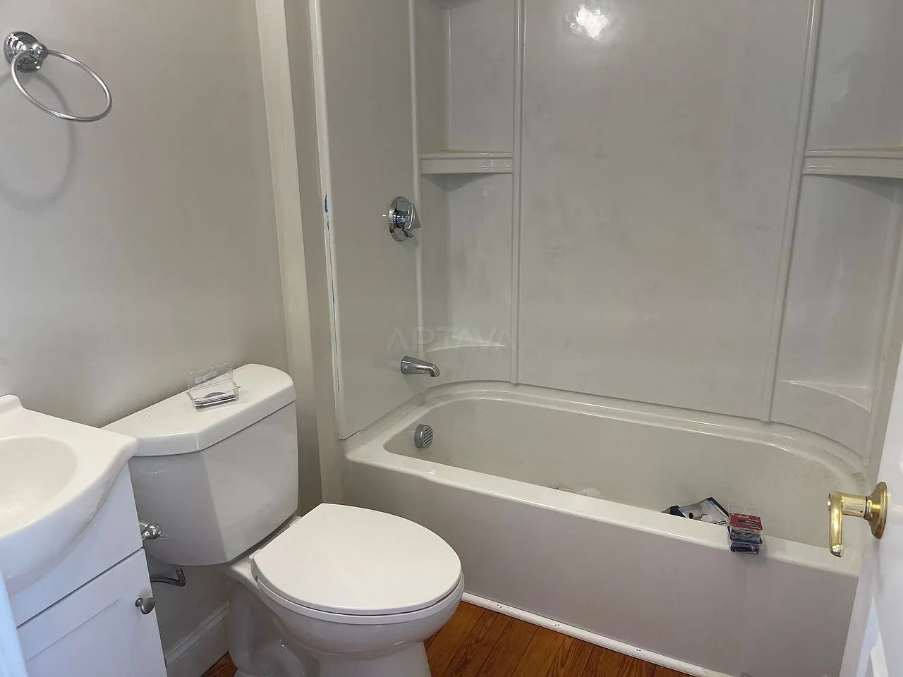 3 bed, $6,500 — Photo 3