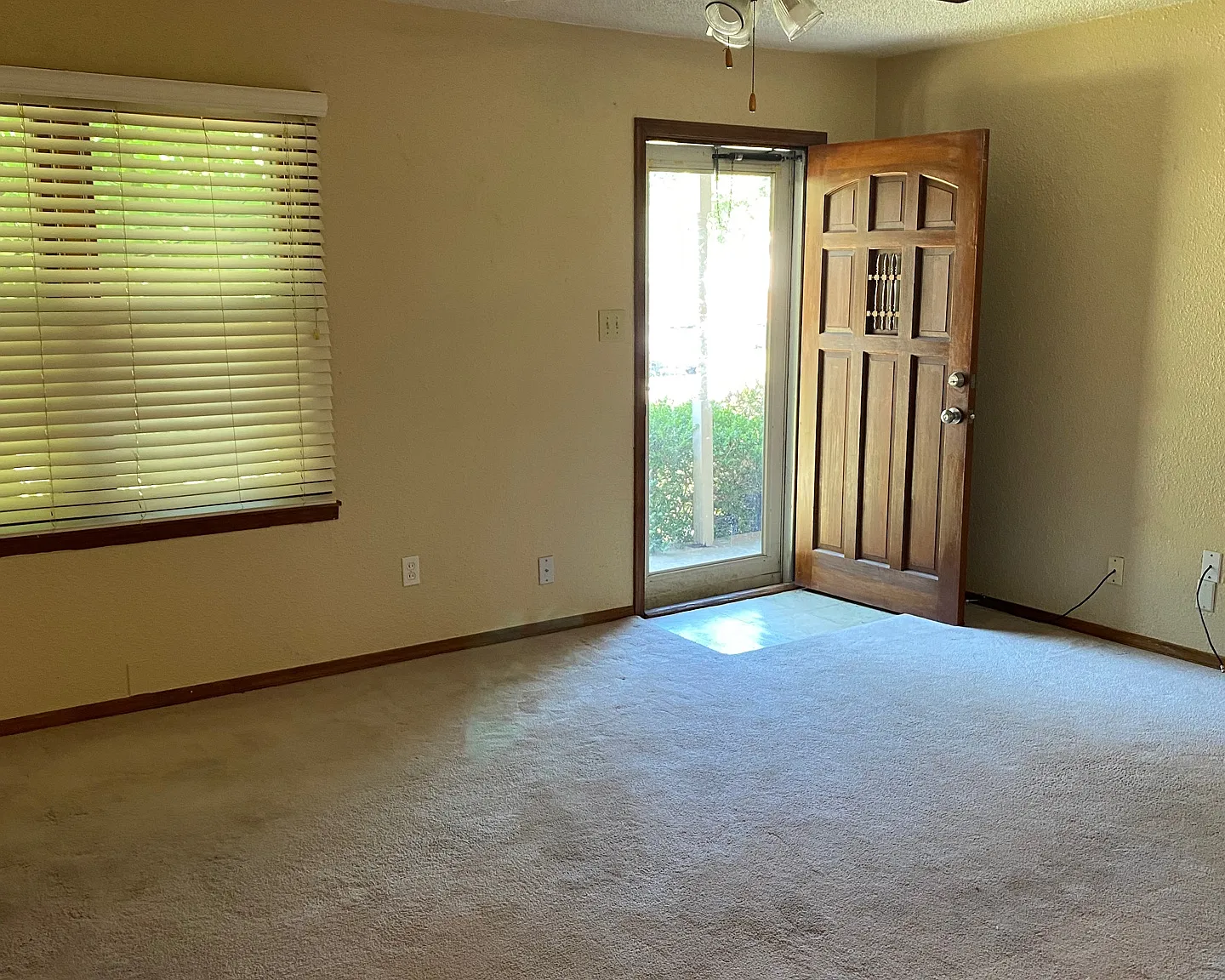 4516 SE 19th St - 1 — Photo 2