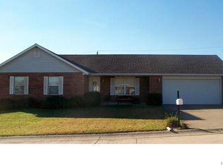 4227 Wildwood Ct, Hannibal, MO 63401