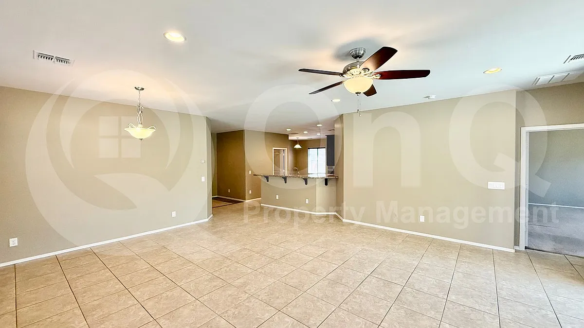 3 bed, 2.0 bath, 1900 sqft, $2,800 — Photo 3