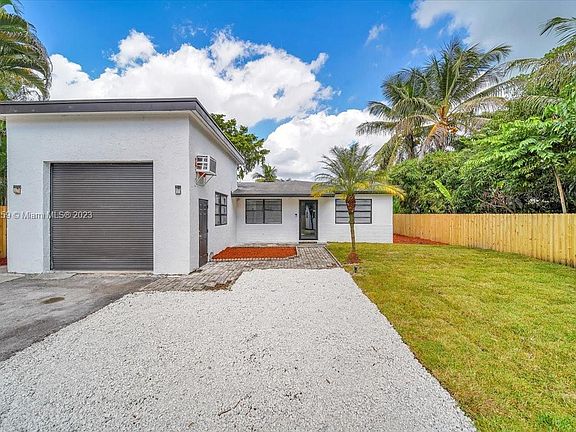 4th image of 2951 SW 17th Pl