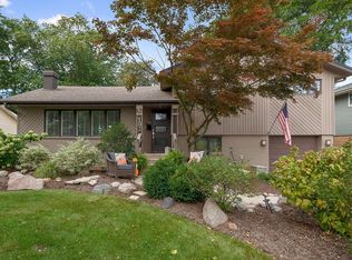 102 Beverly St, Wheaton, IL 60187