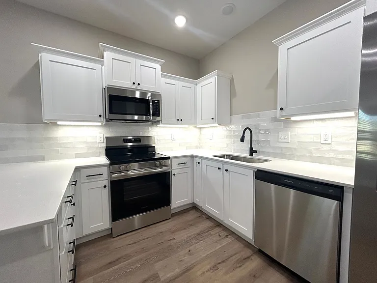 432 Blue Springs St — Photo 8