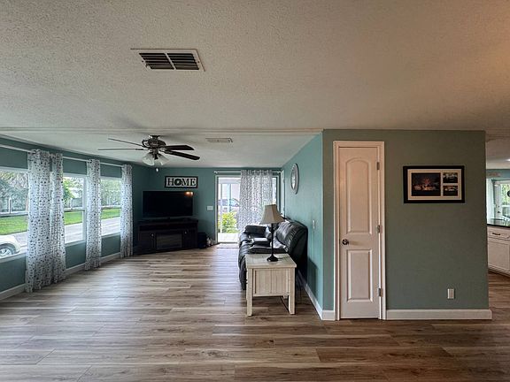5th image of 5824 Camelot Dr S