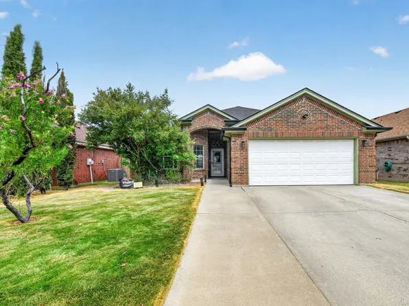 9228 Jason Dr, White Settlement, TX 76108
