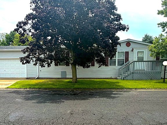 3rd image of 459 Meadowlark Cir