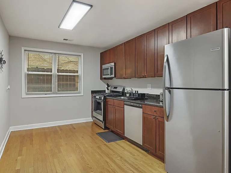6435-43 N. Damen Ave. — Photo 23