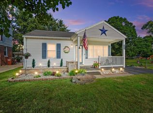 2041 Vivian Rd, Monroe, MI 48162