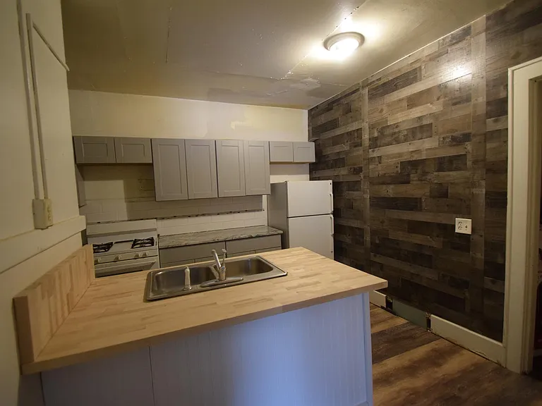 193 Merchants Rd — Photo 2