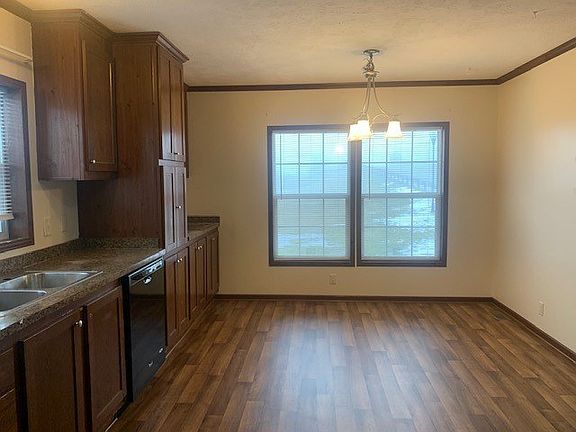 4th image of 9800 Bloomsbury Cir #452