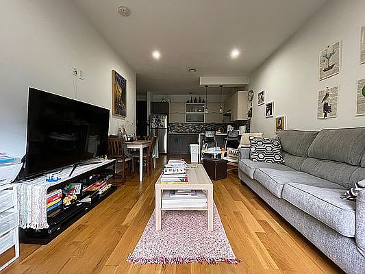 2nd image of 143 Woodbine St APT 2R