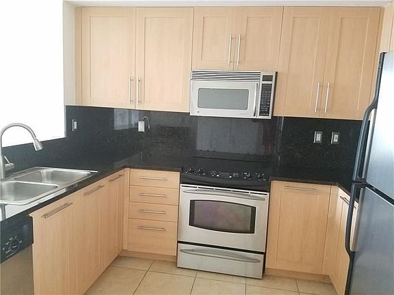 3rd image of 511 SE 5th Ave APT 2220