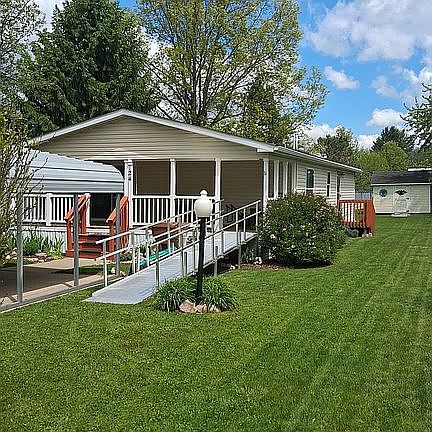 2nd image of 5852 Cleveland Rd #124
