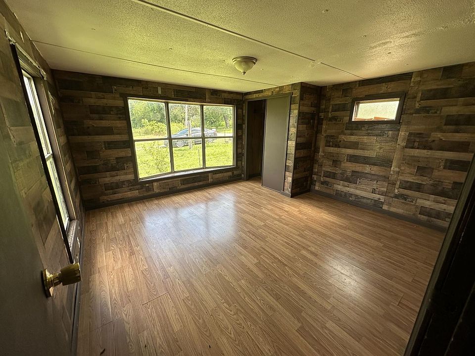 2nd image of 3620 Carver Rd